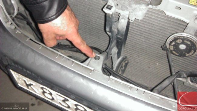 Как снять передний бампер на Toyota Corolla e150