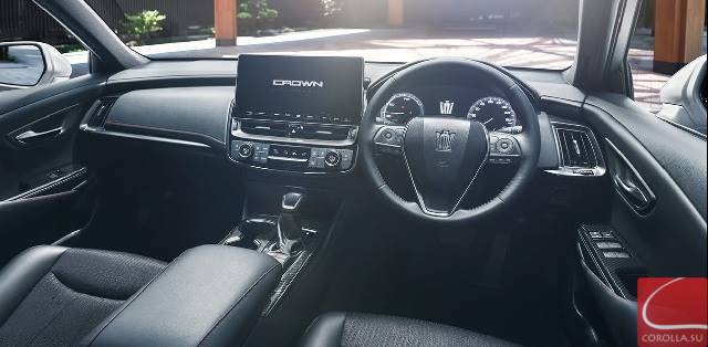 2022 Toyota Crown Kluger interior