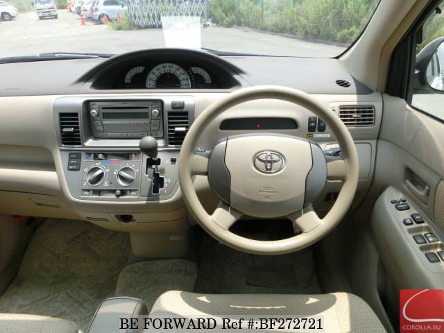 The interior of a used 2009 Toyota Raum from online used car exporter BE FORWARD.