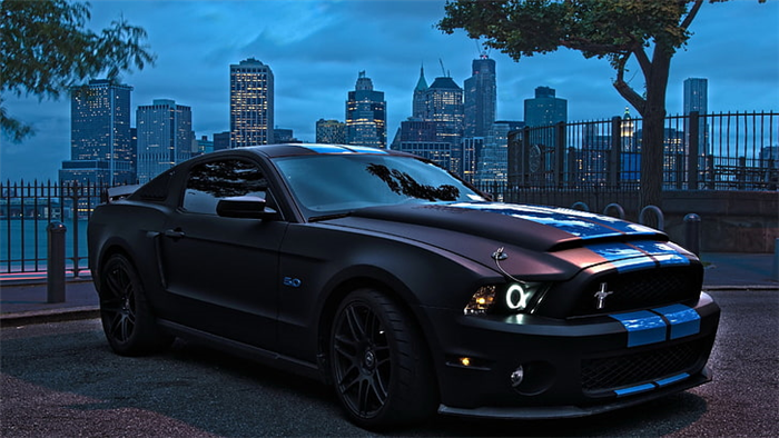черный Ford Mustang, автомобиль, мускульные автомобили, архитектура, здание снаружи HD обои