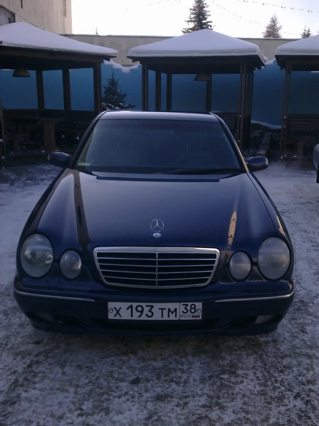 Бывшая Mercedes-Benz E-Class Avantgarde Очкарик Гена: обзор автомобиля, фото и характеристики