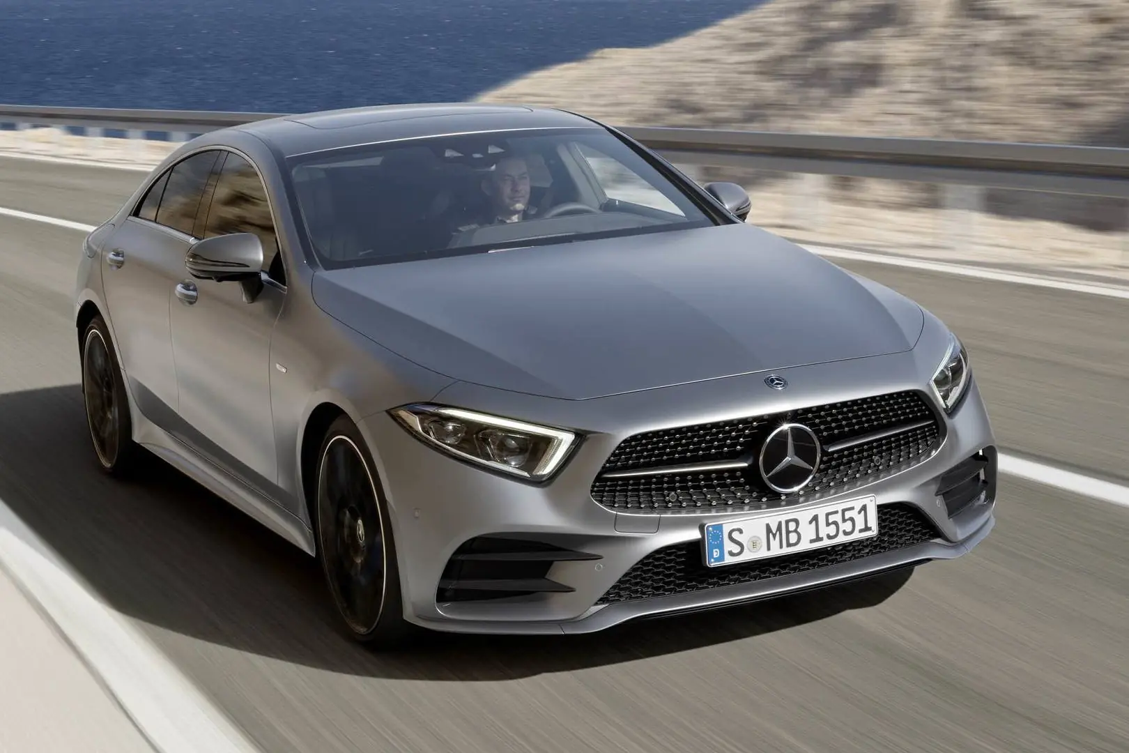 Особенности и характеристики Mercedes-Benz CLS-Class