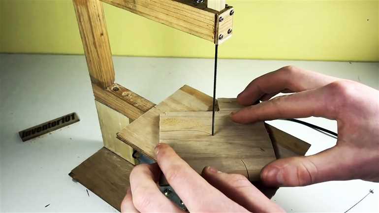 Мини лобзиковый станок 12 В: мастер-класс по изготовлению из дерева