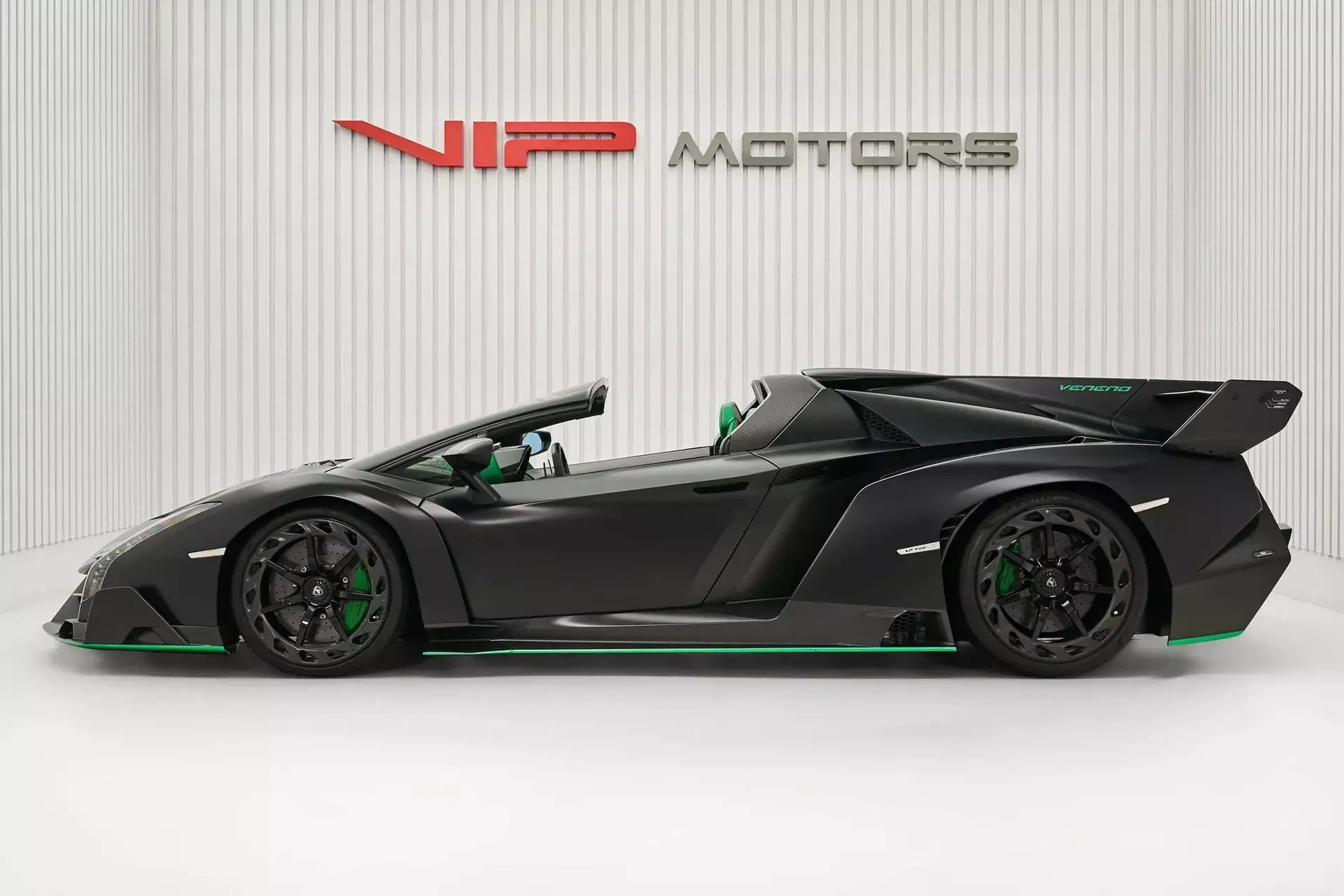 Lamborghini Veneno Roadster на аукционе: итальянский эксклюзивный торо надеется достичь нескольких миллионов