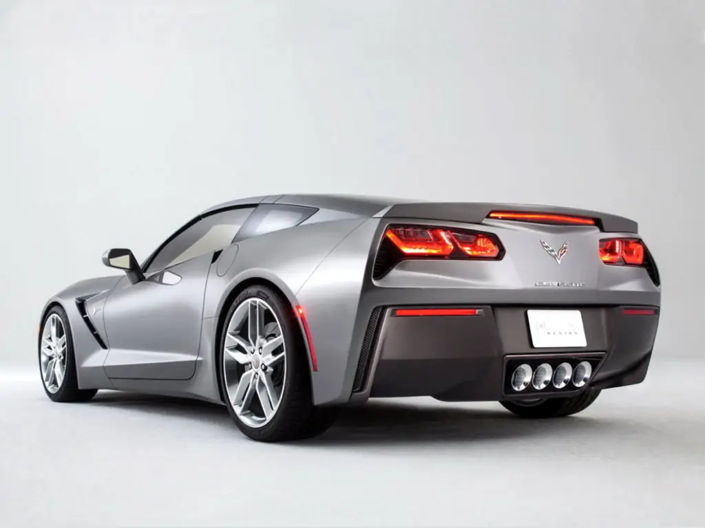 Преимущества аренды Chevrolet Corvette C7: